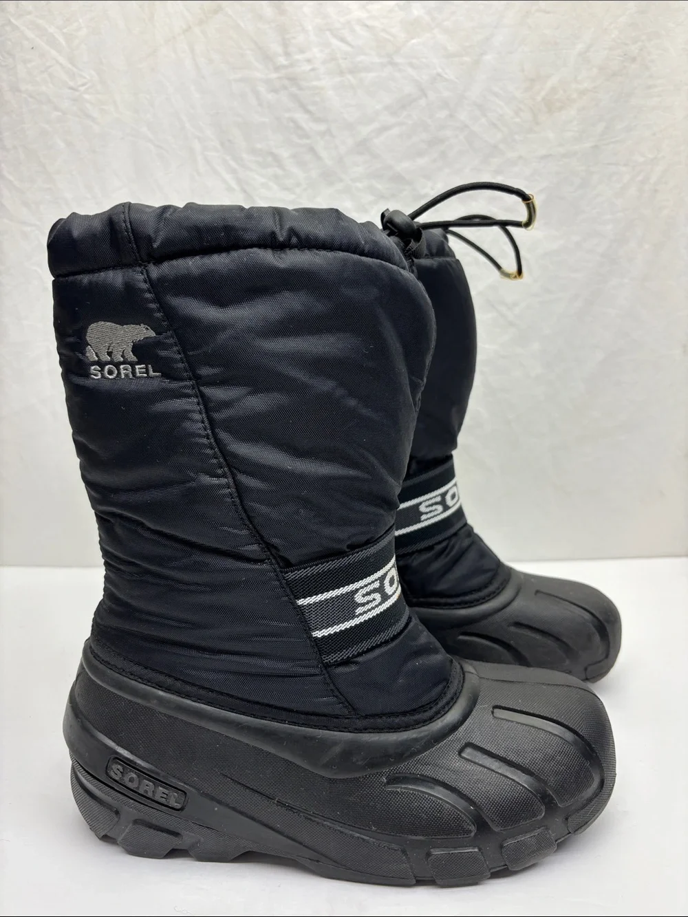 Sorel Black Kids Snow Boots with Logo Strap, SZ 4 big boy, box 45